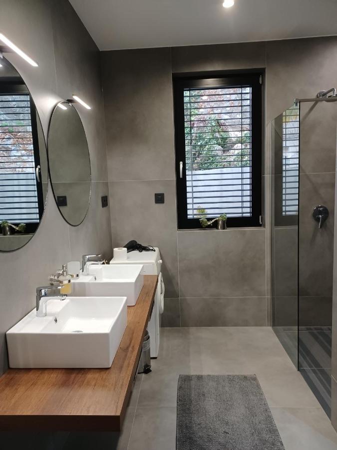 Aparthotel Villa V With Heated Pool Rijeka Zewnętrze zdjęcie