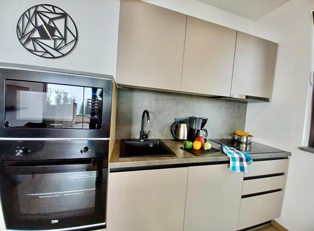 Aparthotel Villa V With Heated Pool Rijeka Zewnętrze zdjęcie